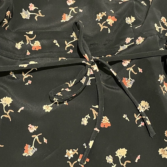 VINTAGE FLORAL MINI DRESS - size MEDIUM but fits XS and S as well - Picture 4 of 5